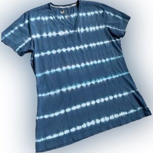 Natural Reflections Tie dye blue & white fitted V neck stretch T- shirt, LARGE